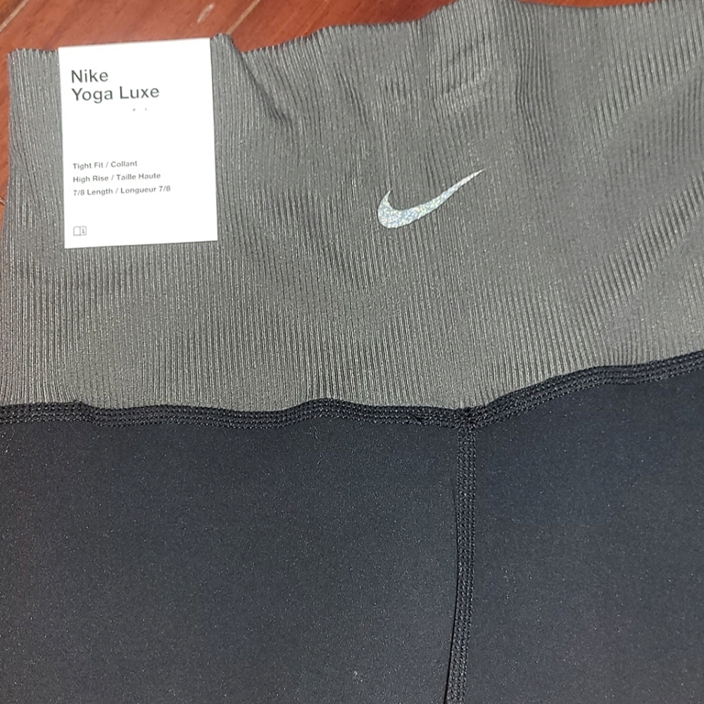 Nike Yoga Luxe